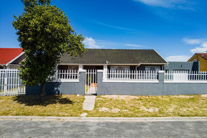 3 Bedroom Property for Sale in Belhar Western Cape